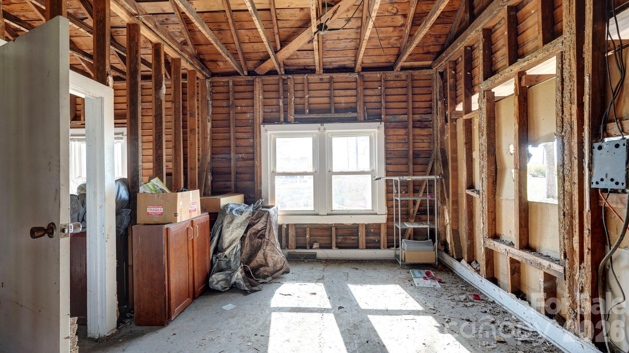 224 W Mills Avenue Property Photo 8
