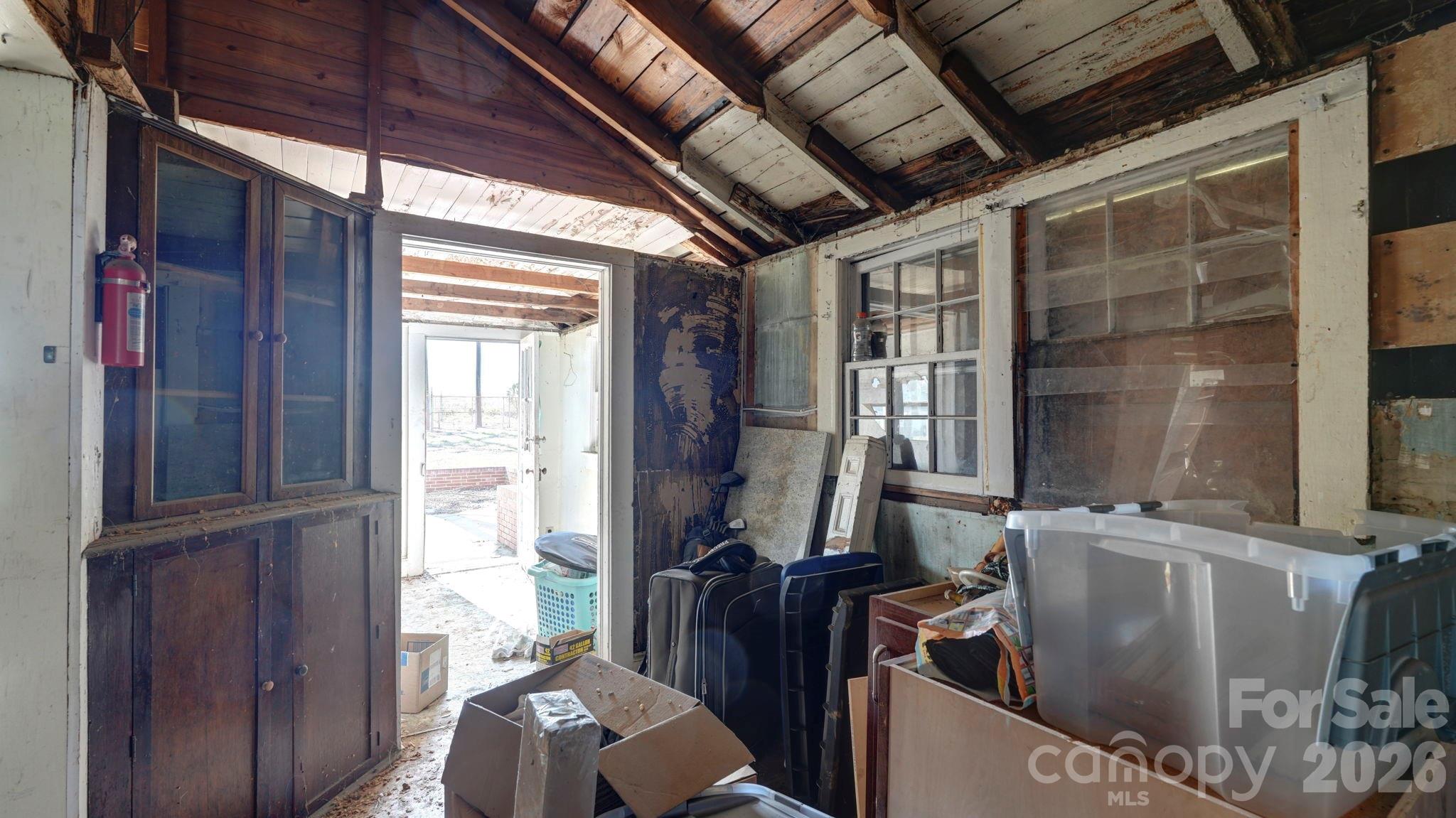 224 W Mills Avenue Property Photo 10