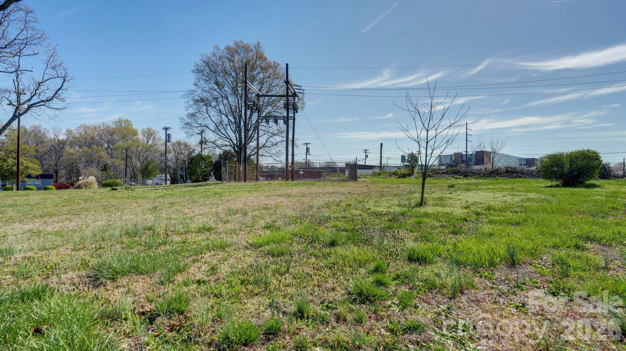 224 W Mills Avenue Property Photo 11