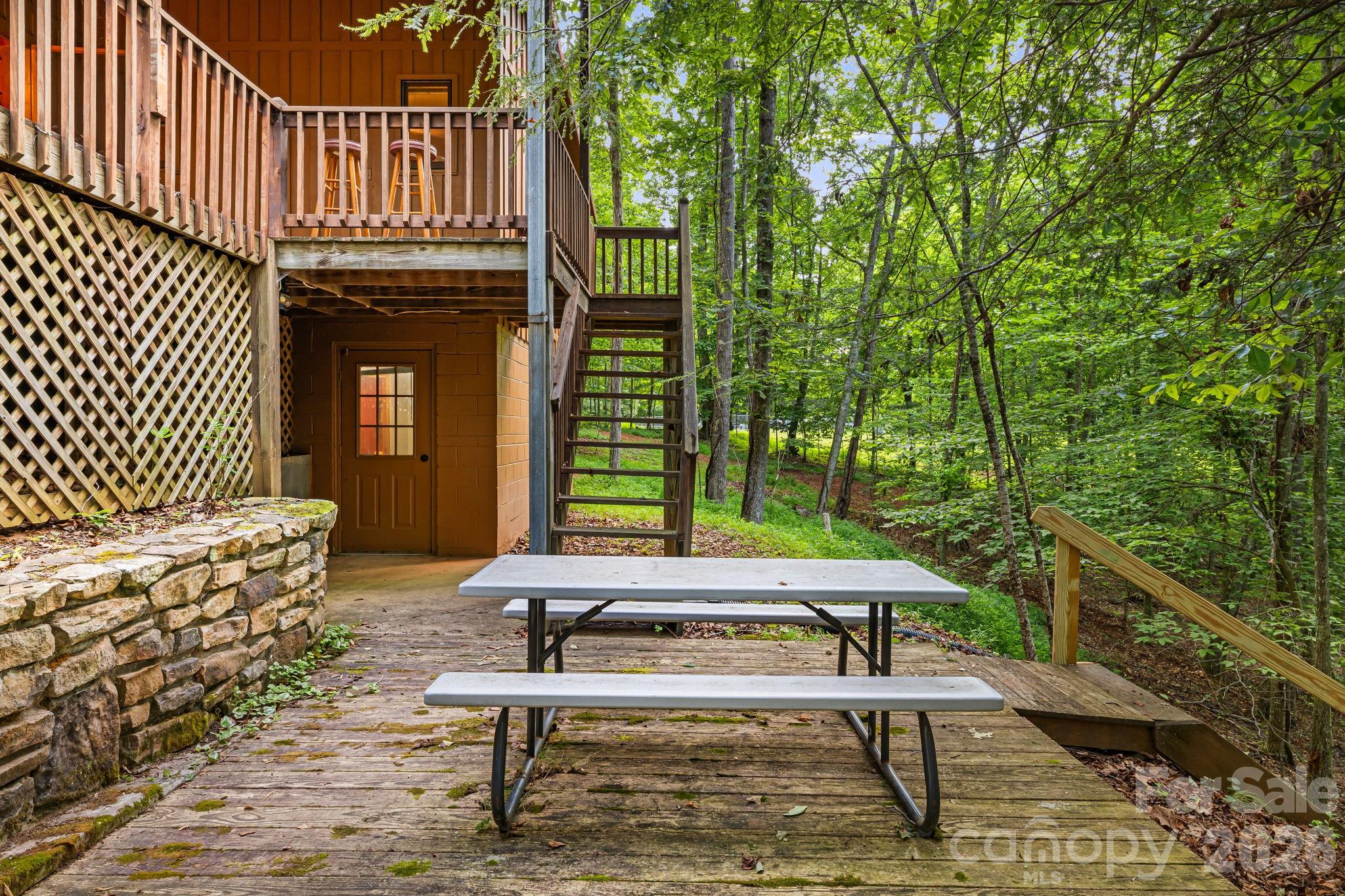 180 Grace Way Property Photo 6