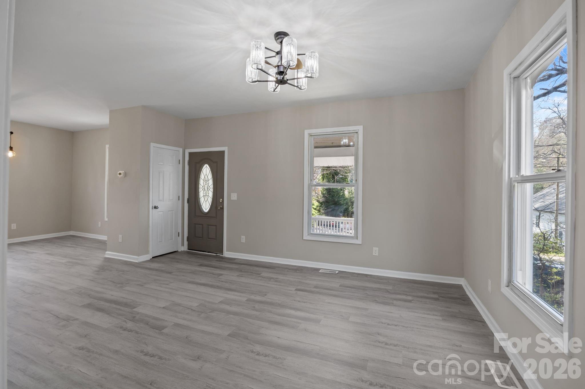 414 W Sharpe Street Property Photo 6