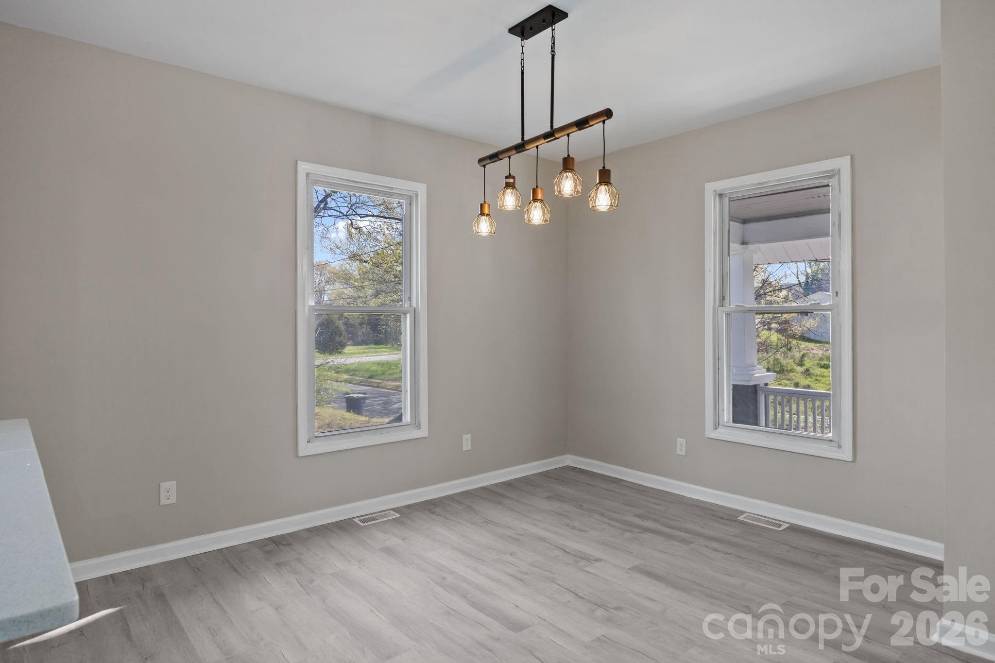 414 W Sharpe Street Property Photo 7