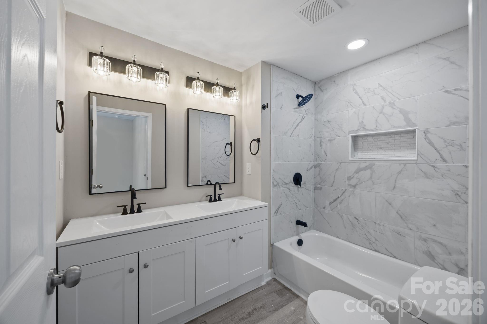414 W Sharpe Street Property Photo 14