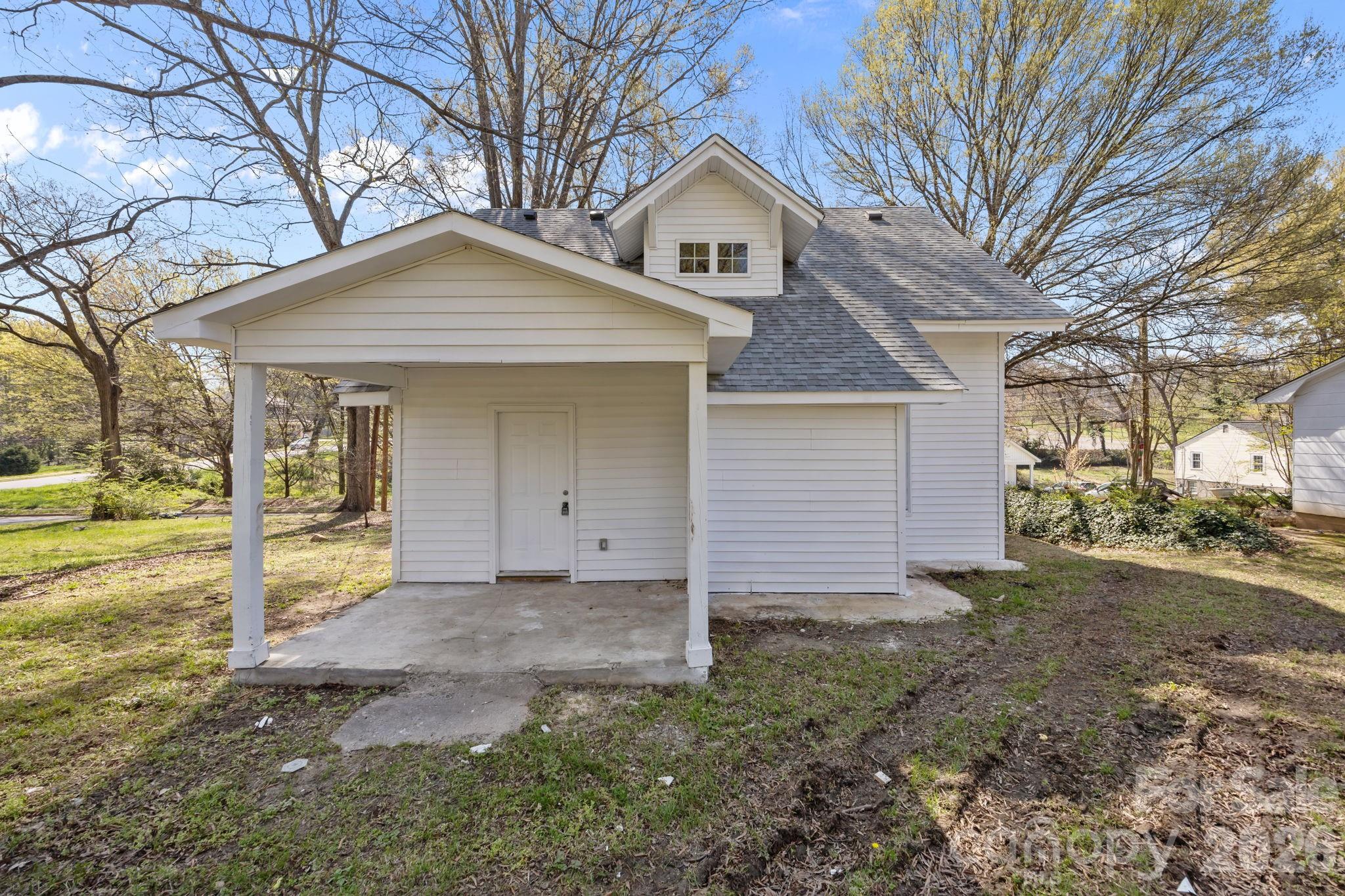 414 W Sharpe Street Property Photo 23