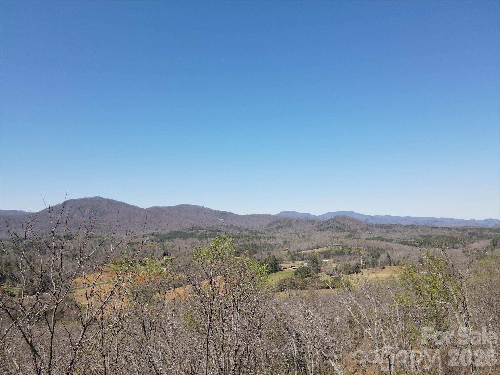 600 High Pines Loop Property Photo 4