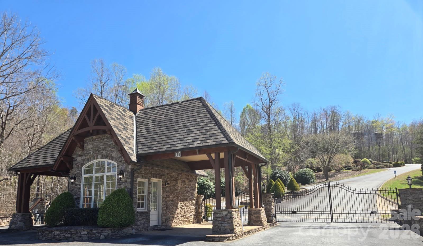 600 High Pines Loop Property Photo 7