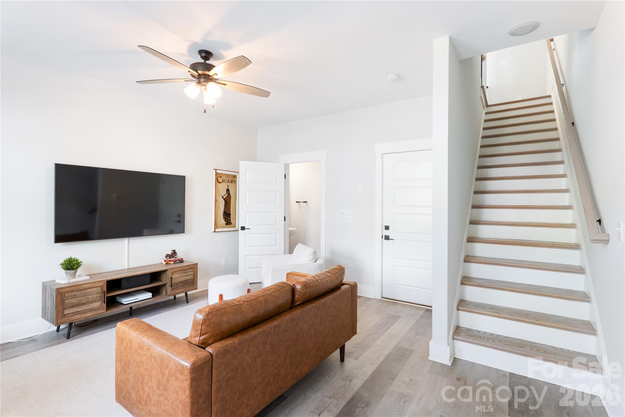 223 S Bruns Avenue Property Photo 2
