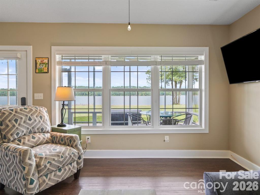 275 S Waters Edge Drive Property Photo 6