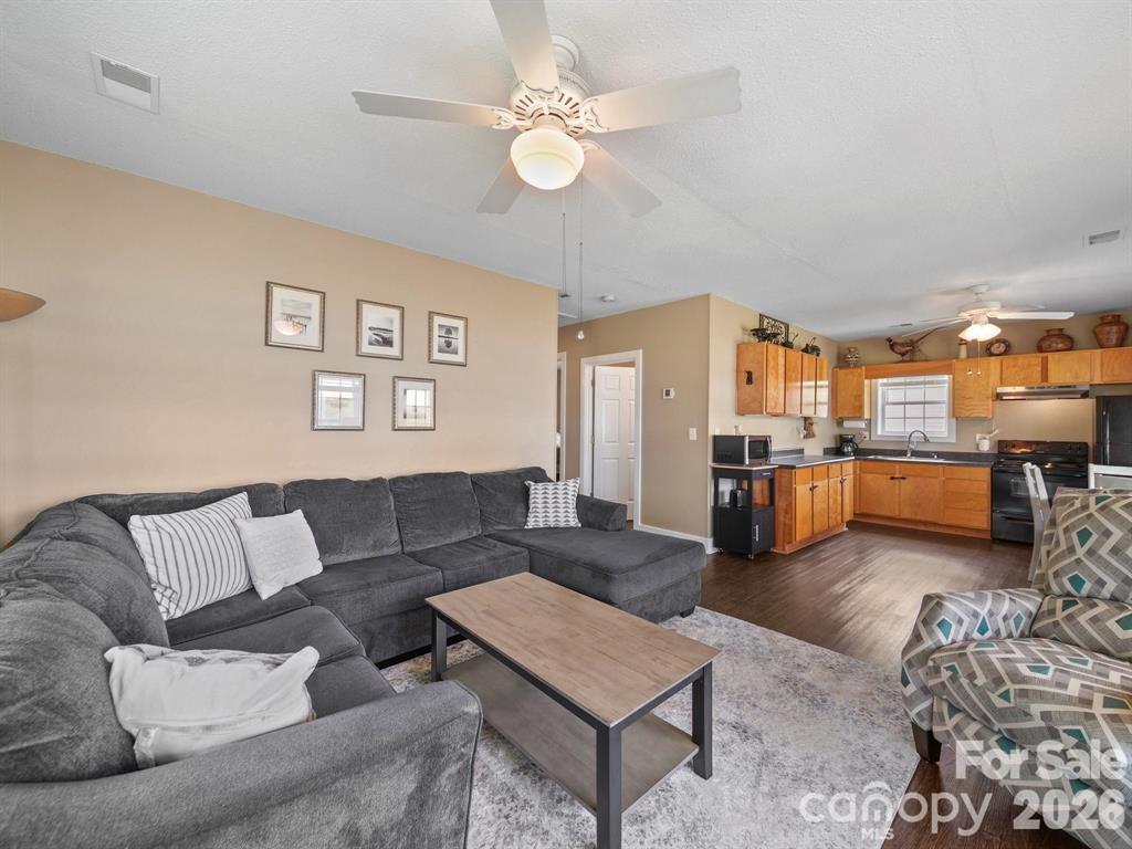 275 S Waters Edge Drive Property Photo 7