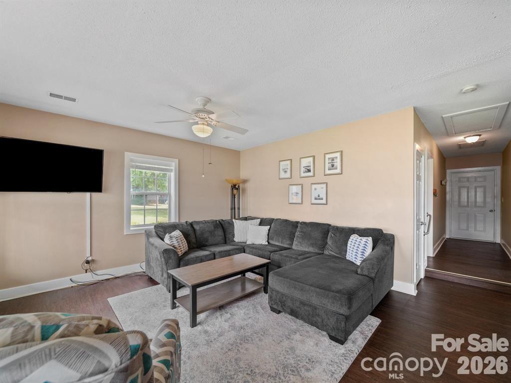 275 S Waters Edge Drive Property Photo 8