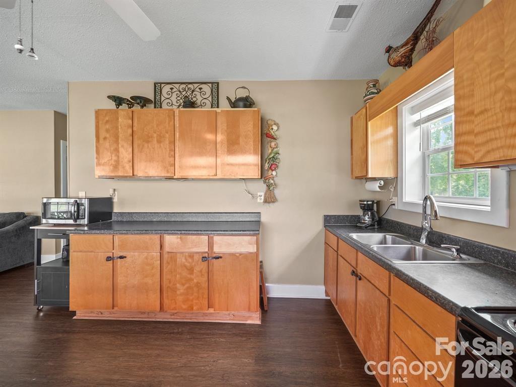 275 S Waters Edge Drive Property Photo 10