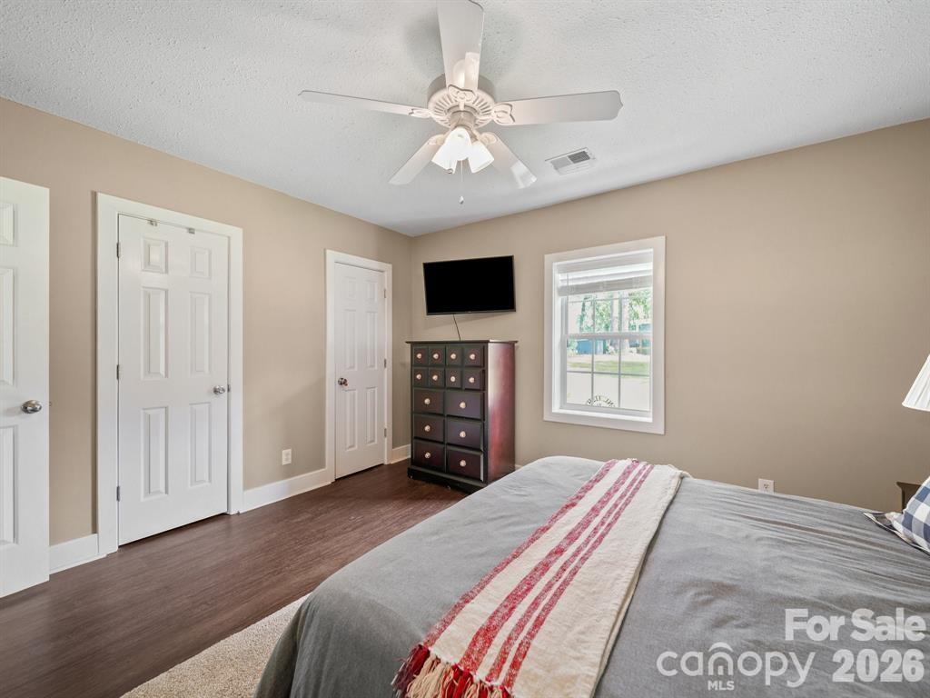 275 S Waters Edge Drive Property Photo 14