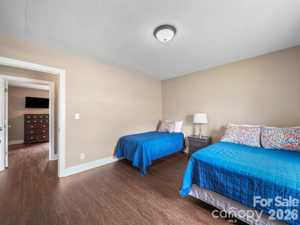 275 S Waters Edge Drive Property Photo 16