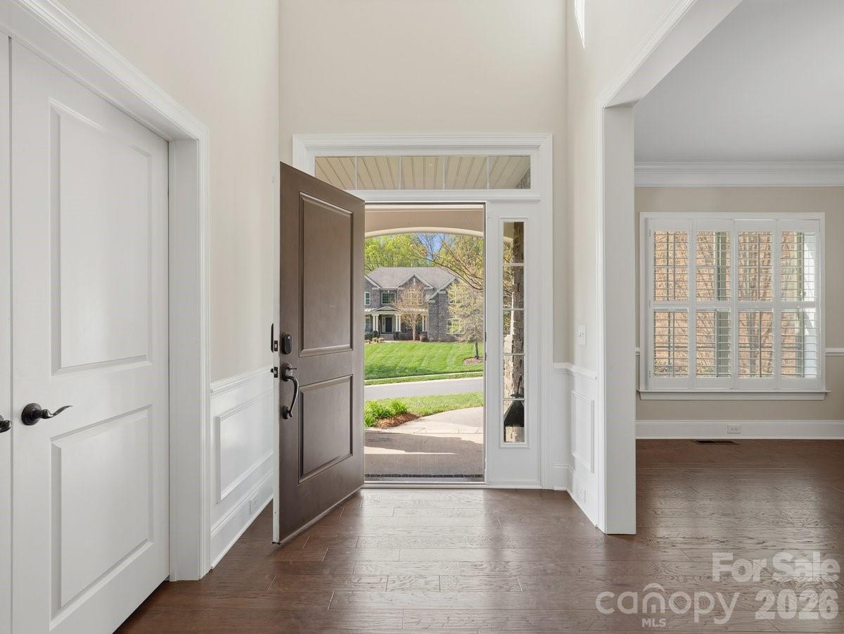 1015 Golden Bell Drive Property Photo 6