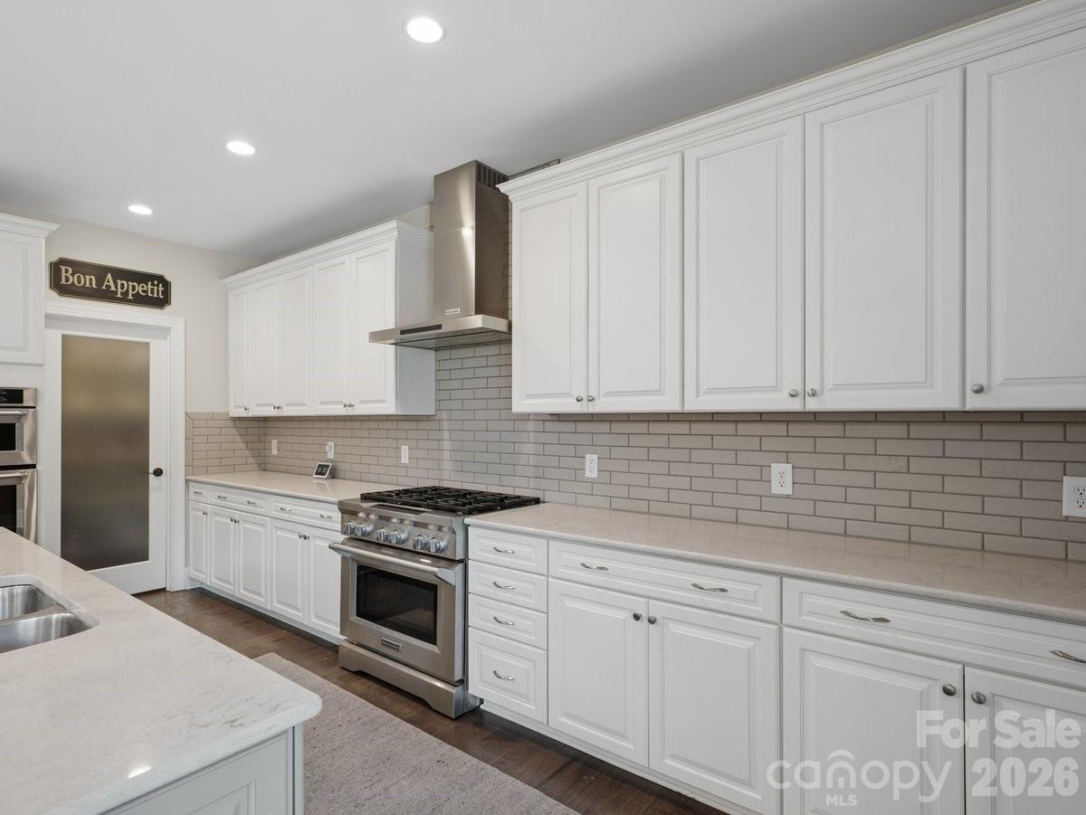 1015 Golden Bell Drive Property Photo 19