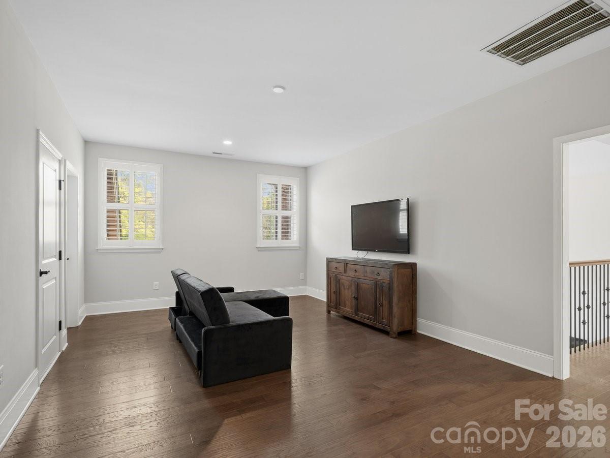 1015 Golden Bell Drive Property Photo 38