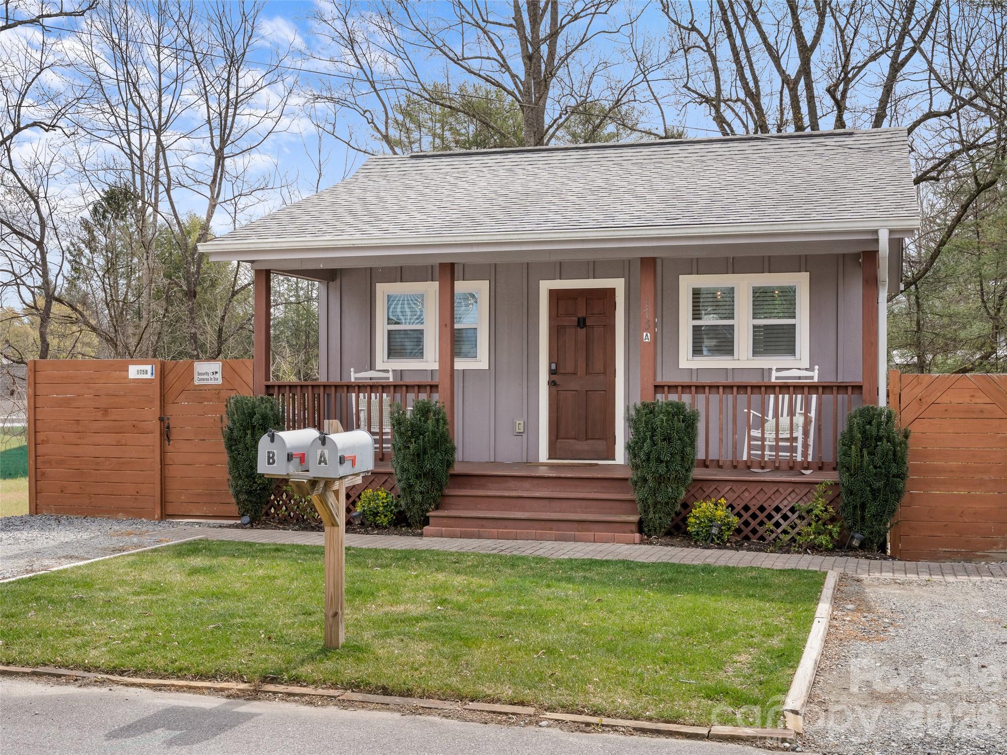 175 Duckworth Avenue A And B Property Photo 1