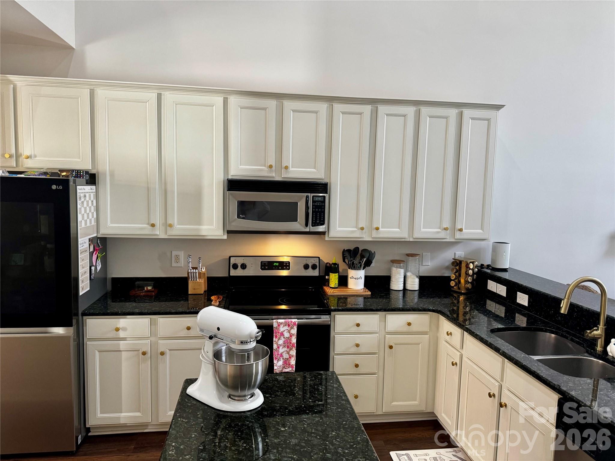 337 Rose Garden Court Property Photo 8