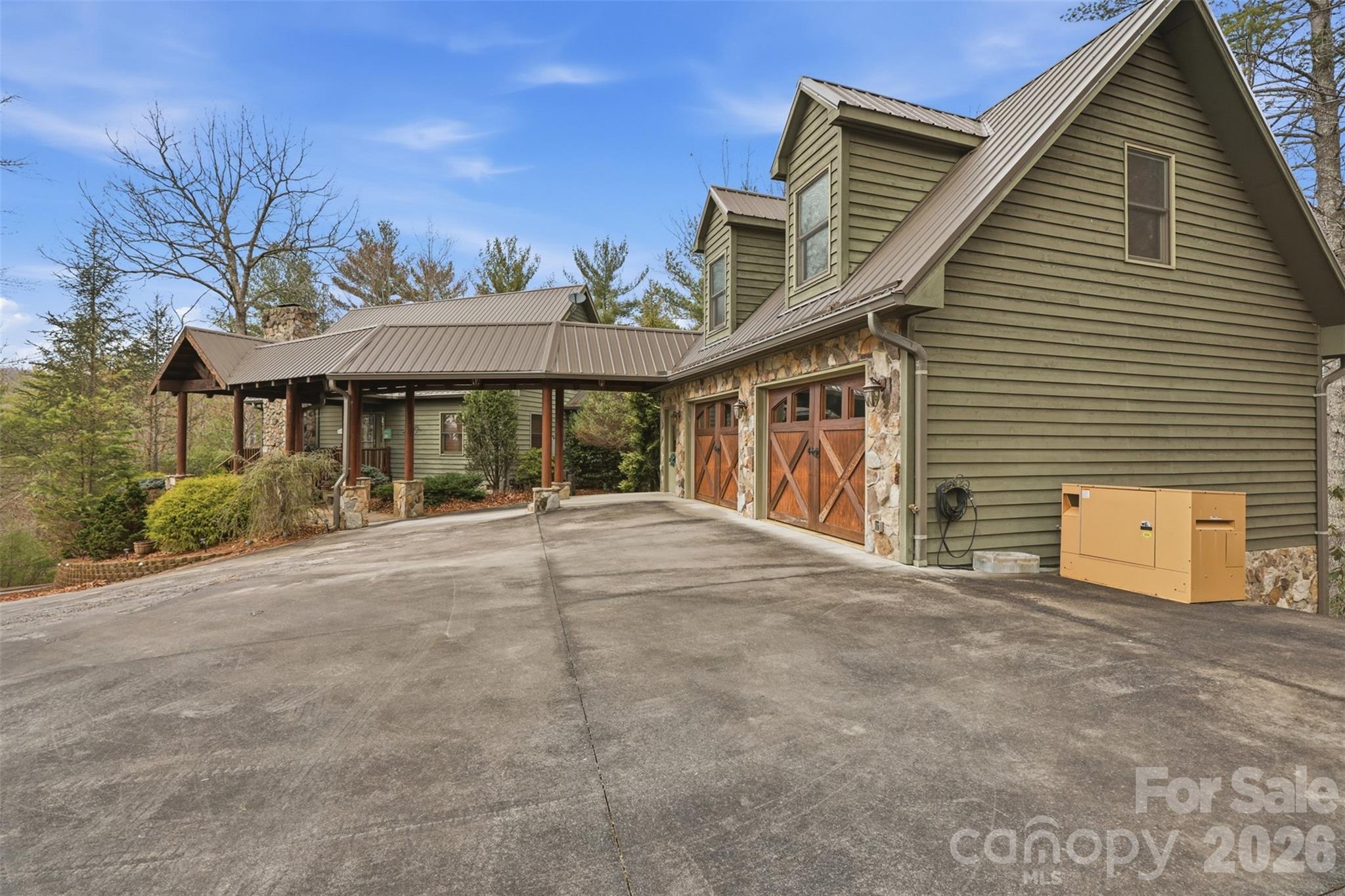 1721 Meadow Road Property Photo 4