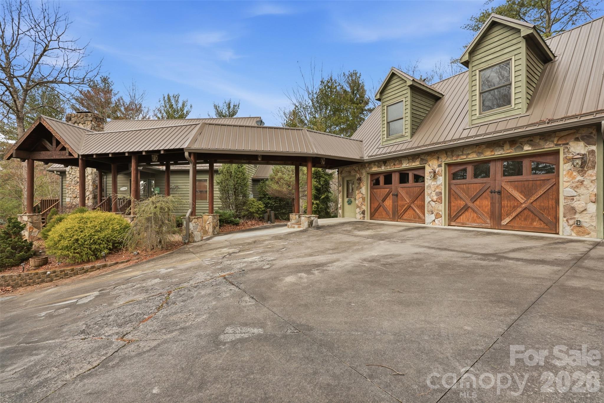 1721 Meadow Road Property Photo 5