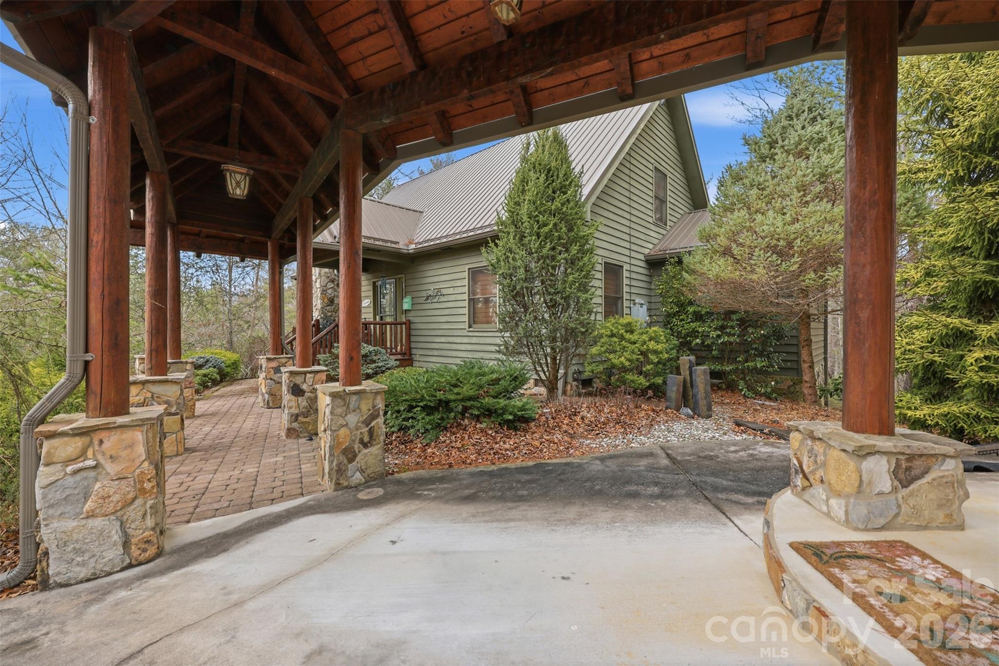 1721 Meadow Road Property Photo 6