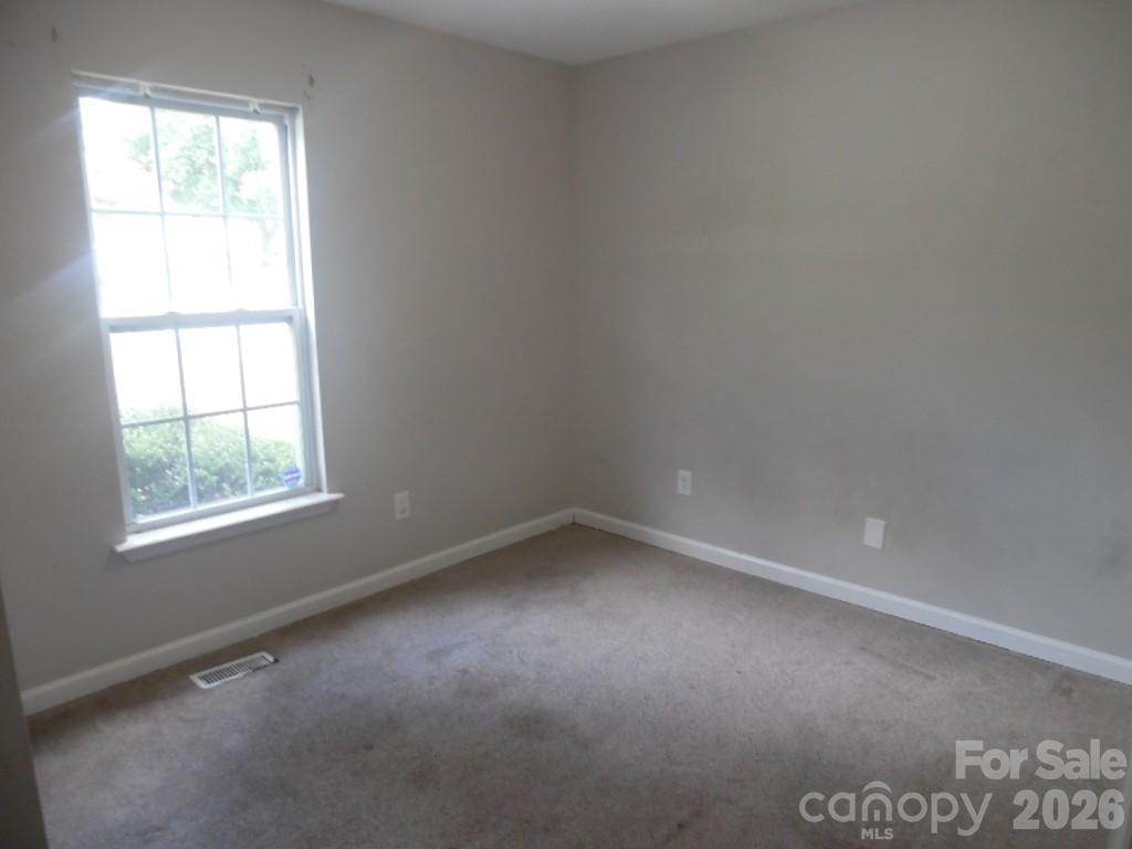 615 Flicker Street Property Photo 6