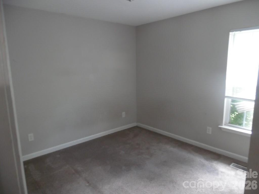 615 Flicker Street Property Photo 8