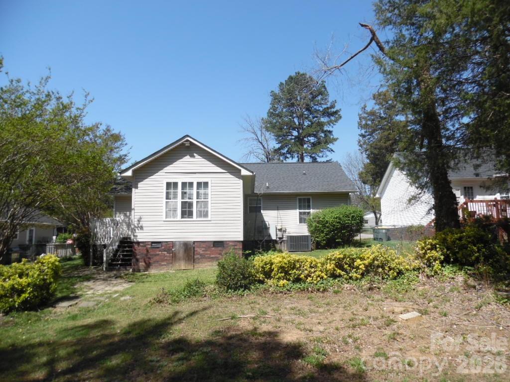 615 Flicker Street Property Photo 12