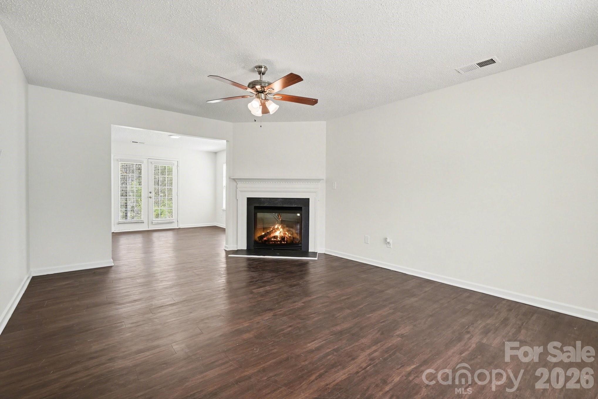 6308 Dumont Lane Property Photo 5