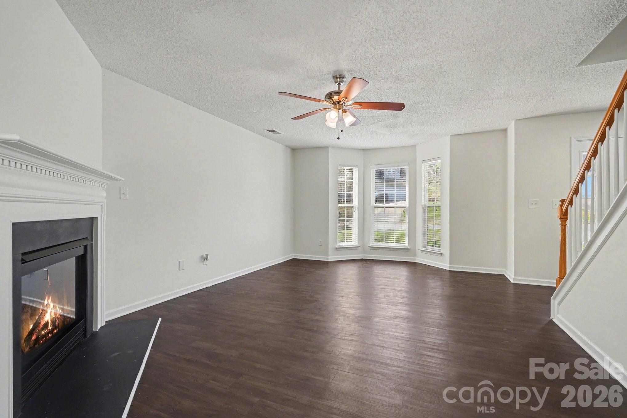 6308 Dumont Lane Property Photo 10