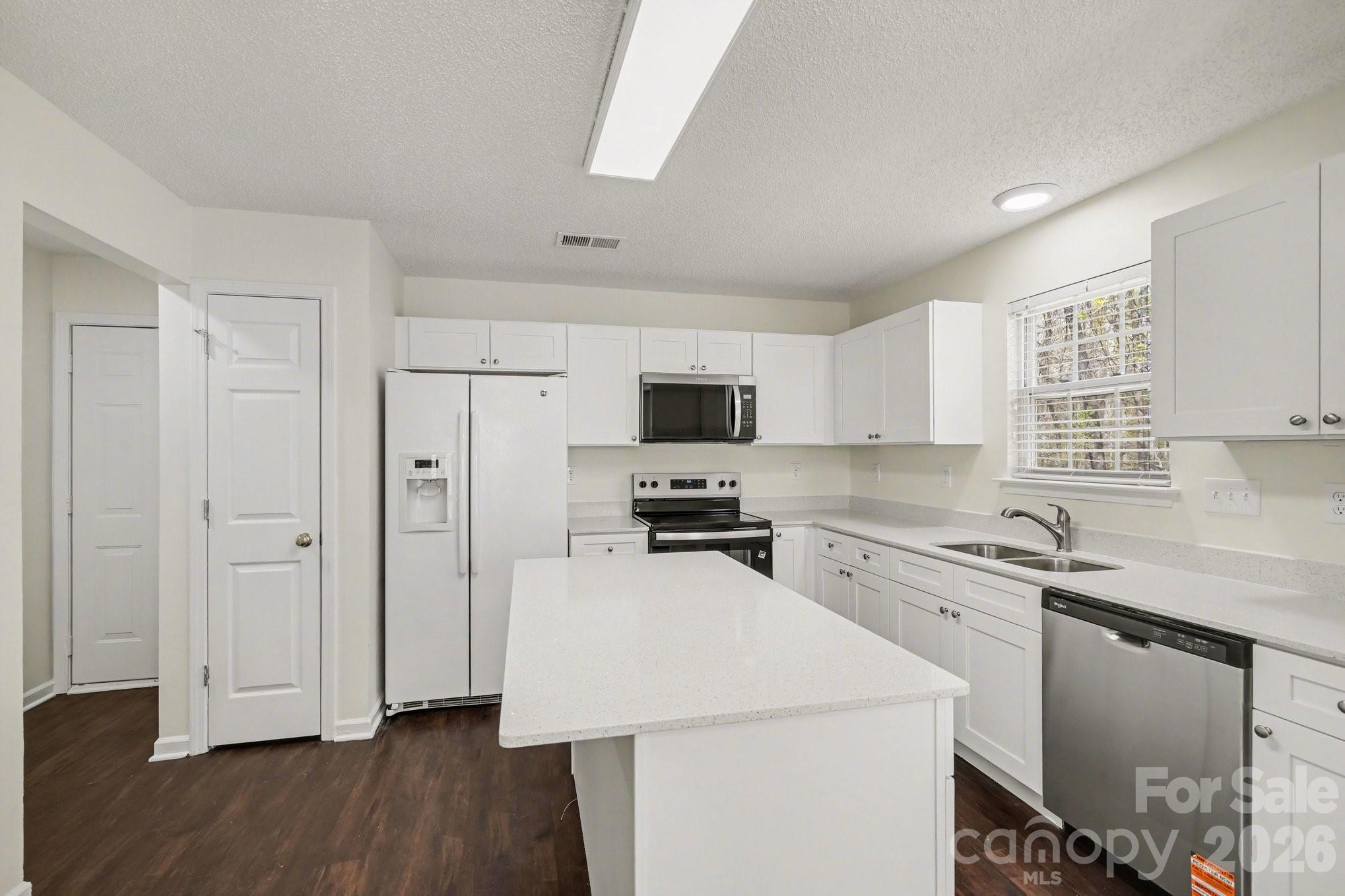 6308 Dumont Lane Property Photo 12