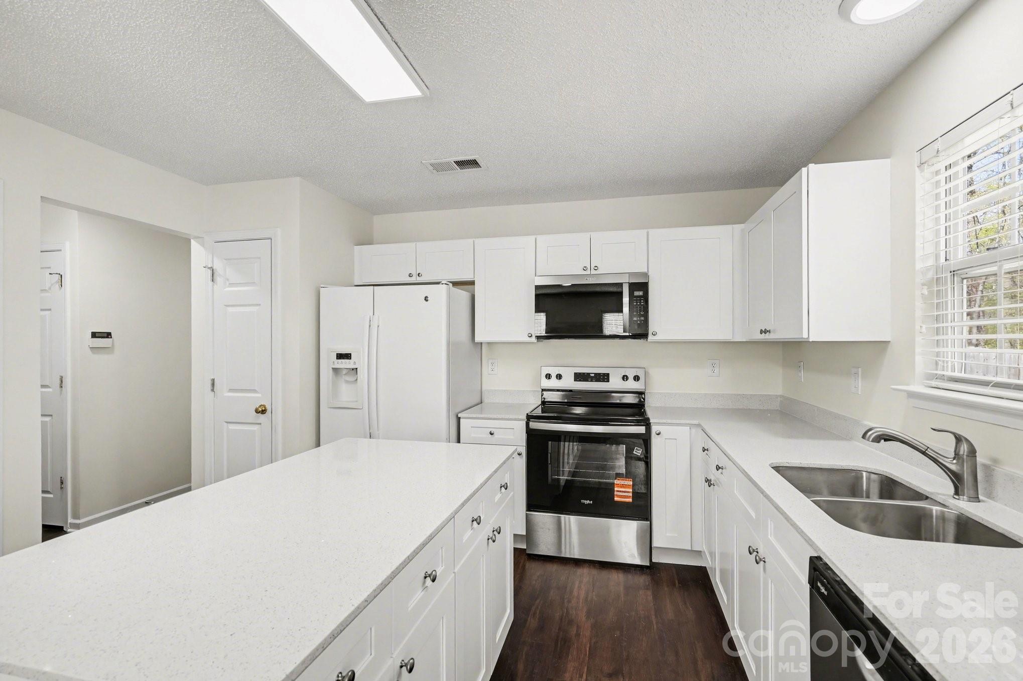 6308 Dumont Lane Property Photo 13