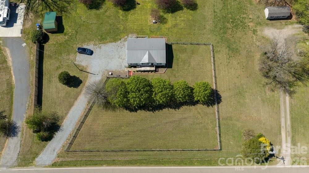 889 Tabor Road Property Photo 1