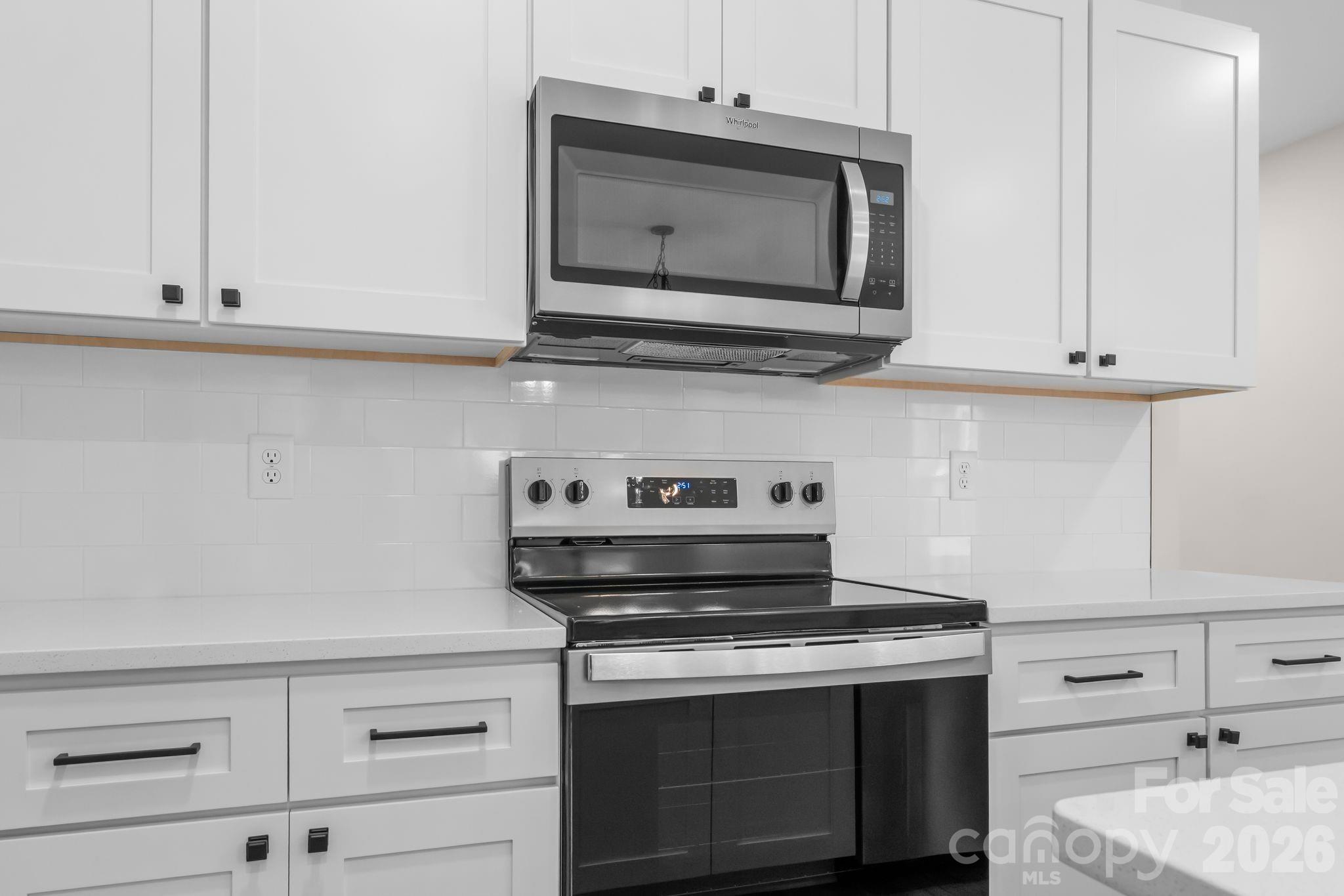 2123 Woodhurst Lane Property Photo 5
