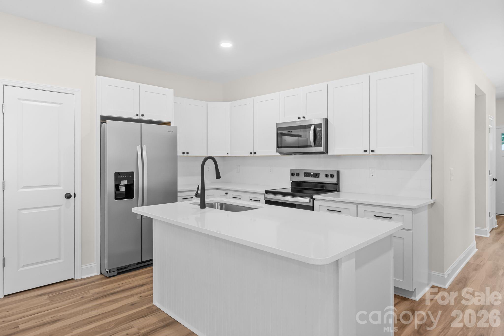 2123 Woodhurst Lane Property Photo 6