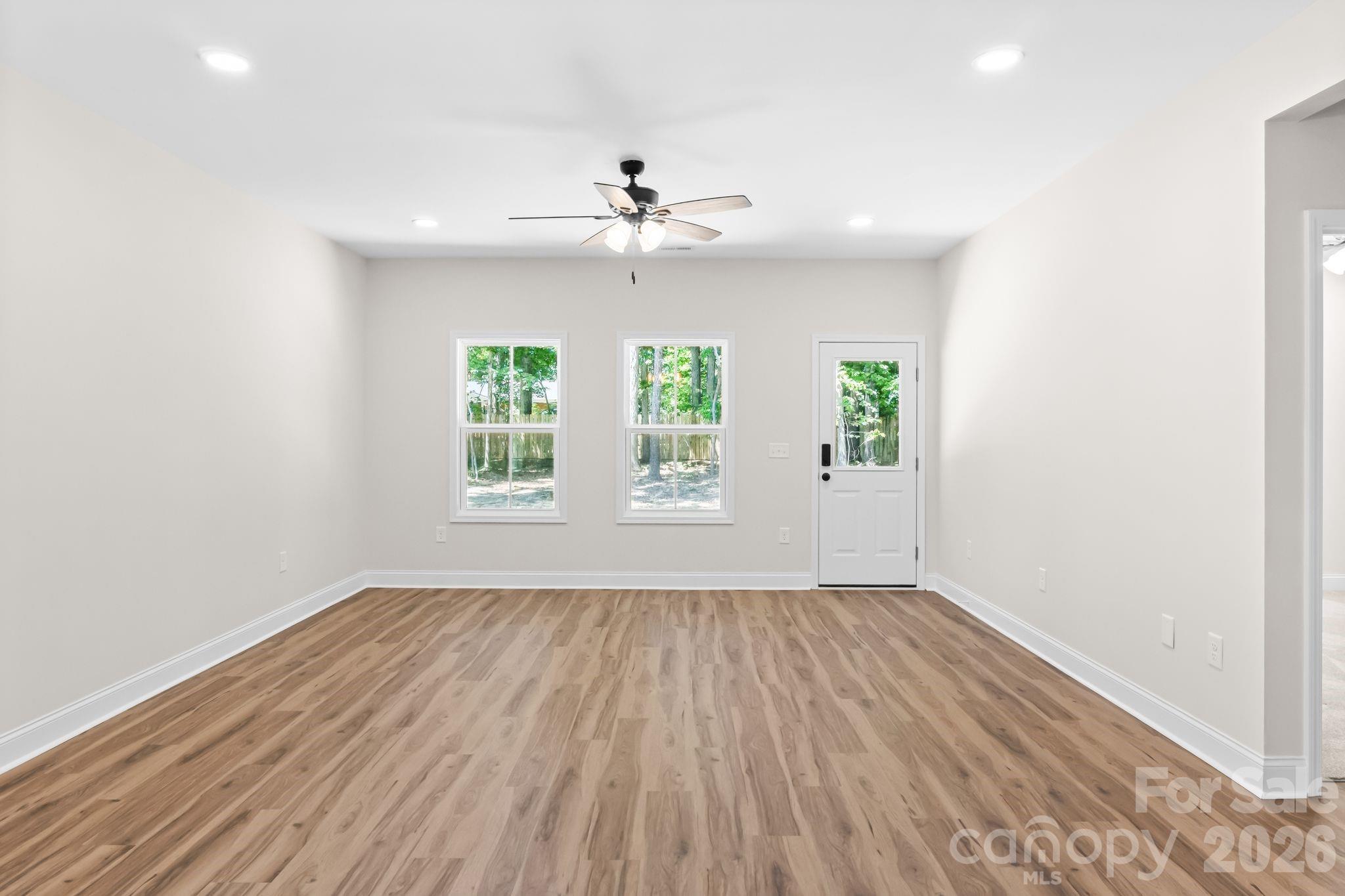 2123 Woodhurst Lane Property Photo 8
