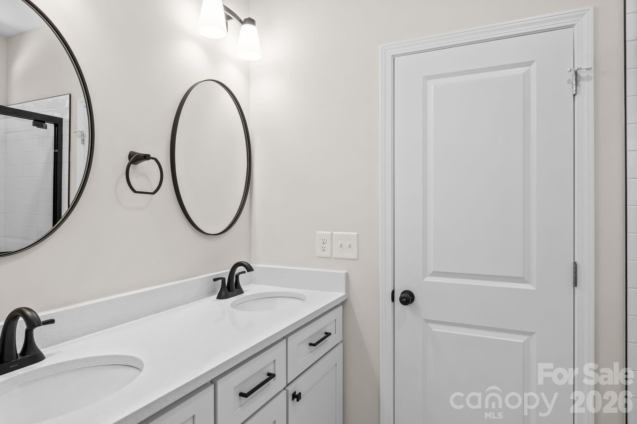 2123 Woodhurst Lane Property Photo 13