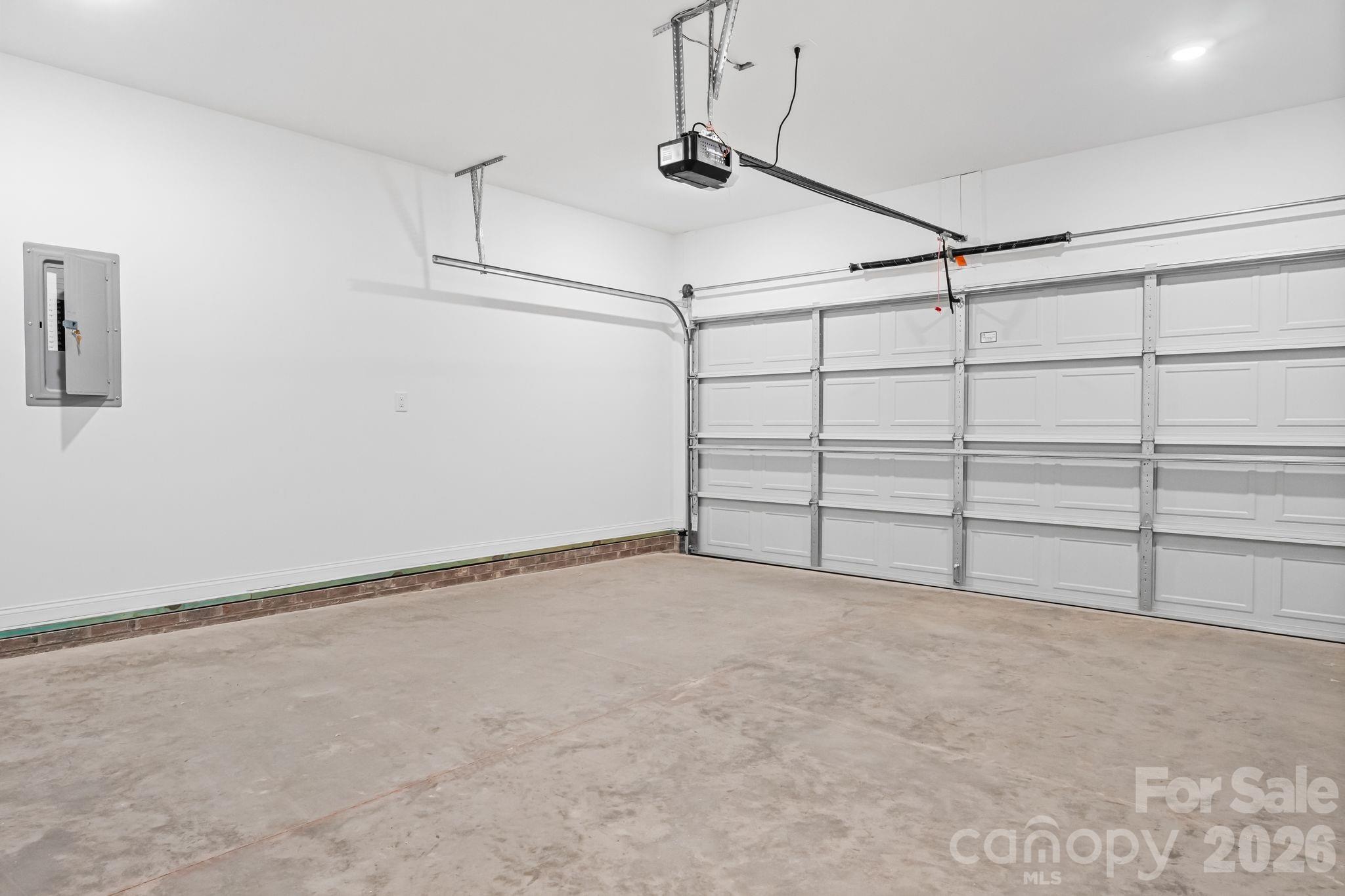 2123 Woodhurst Lane Property Photo 23