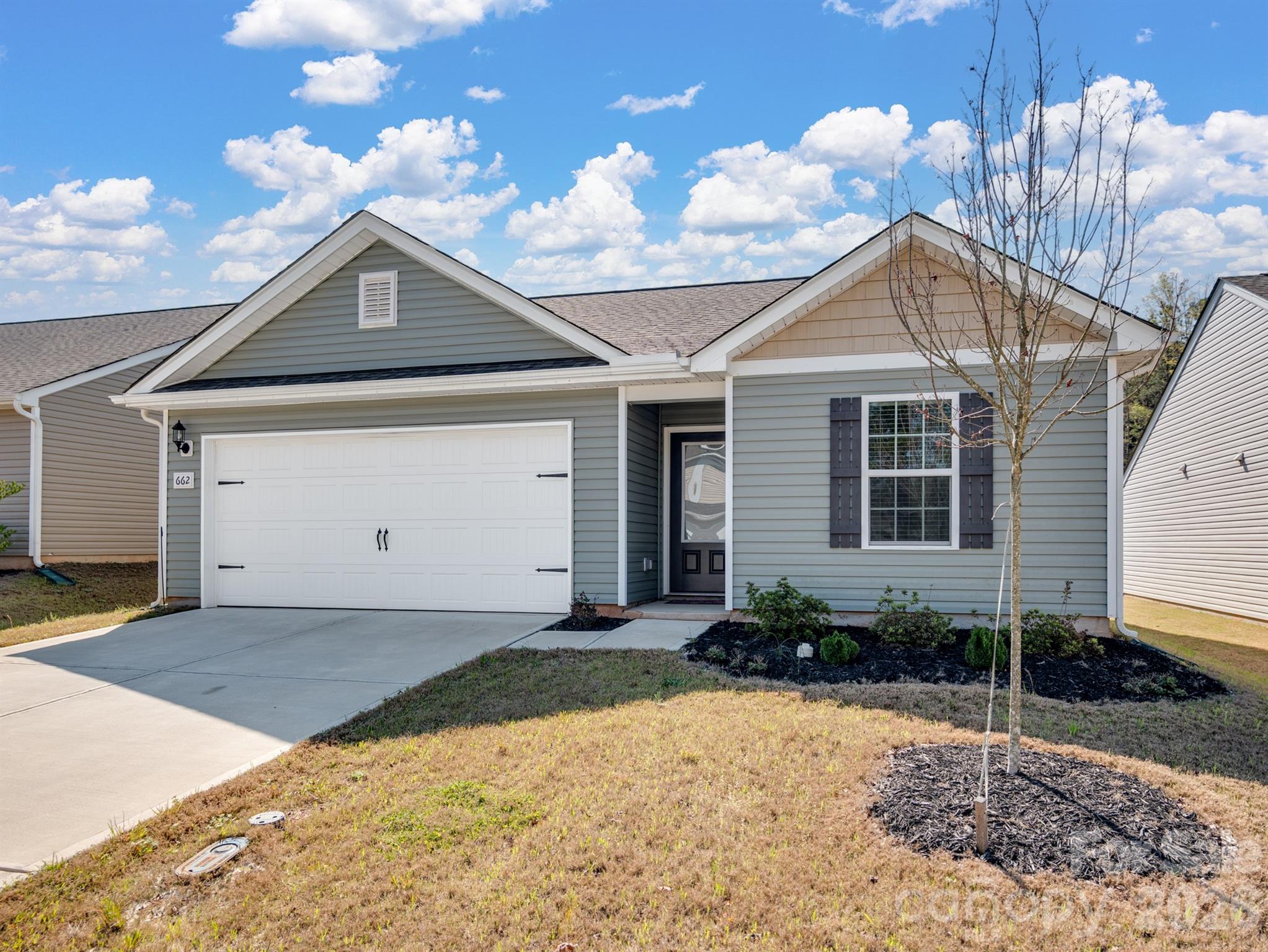 662 E Lamorak Place Property Photo 3