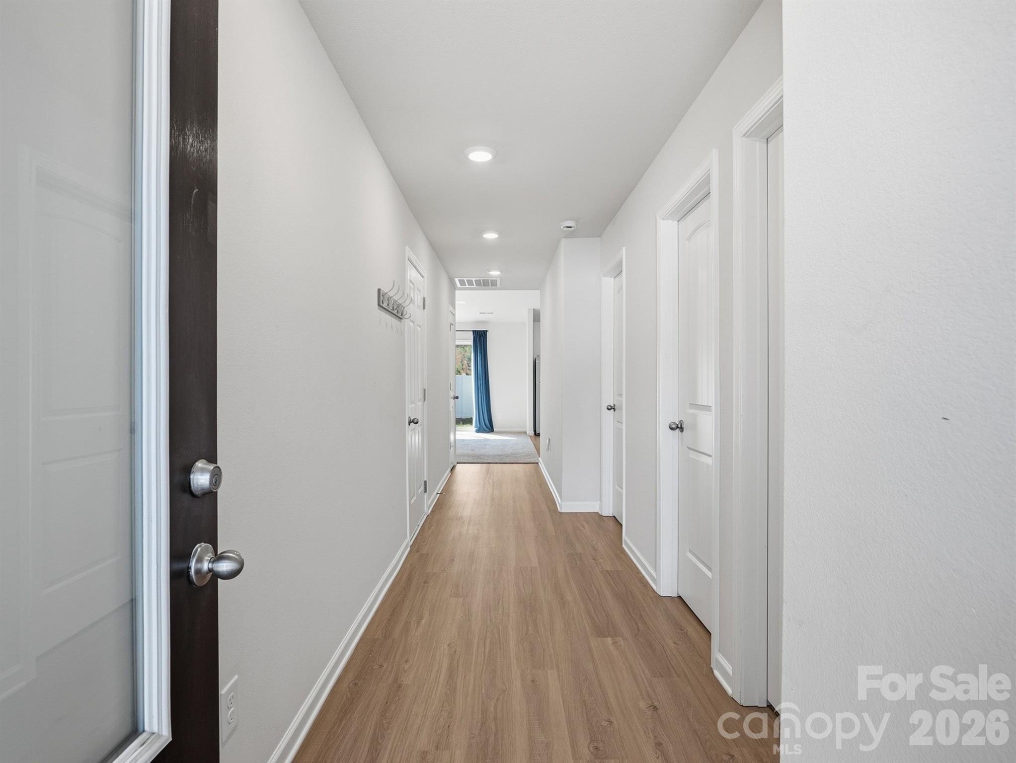 662 E Lamorak Place Property Photo 5