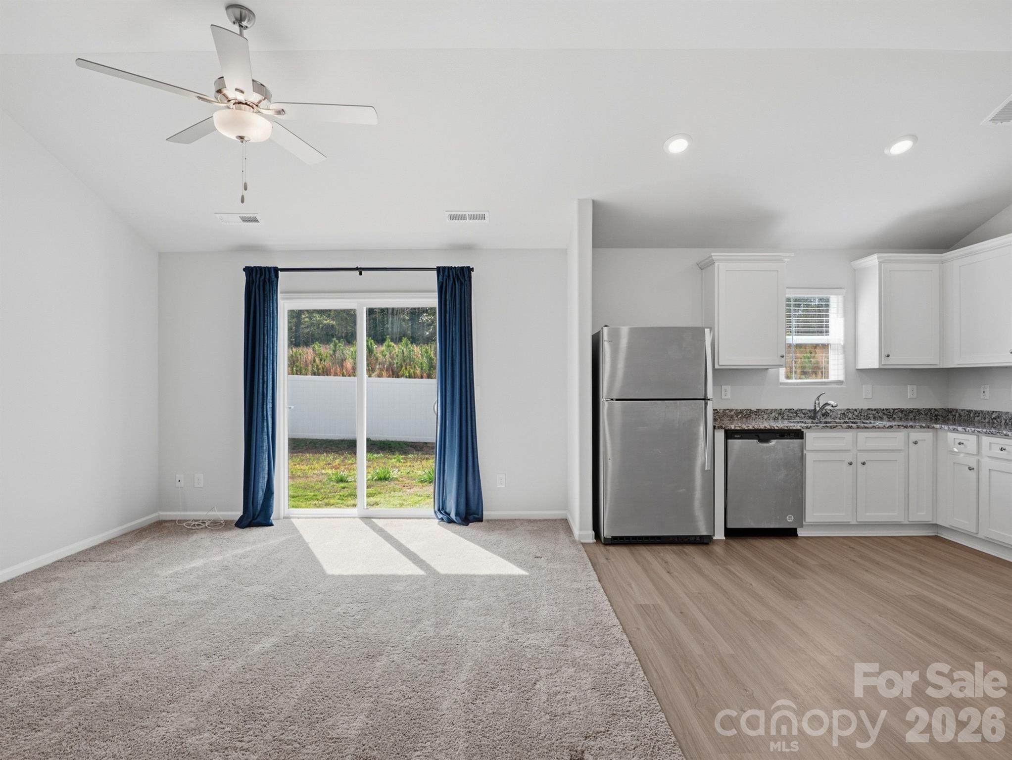 662 E Lamorak Place Property Photo 8