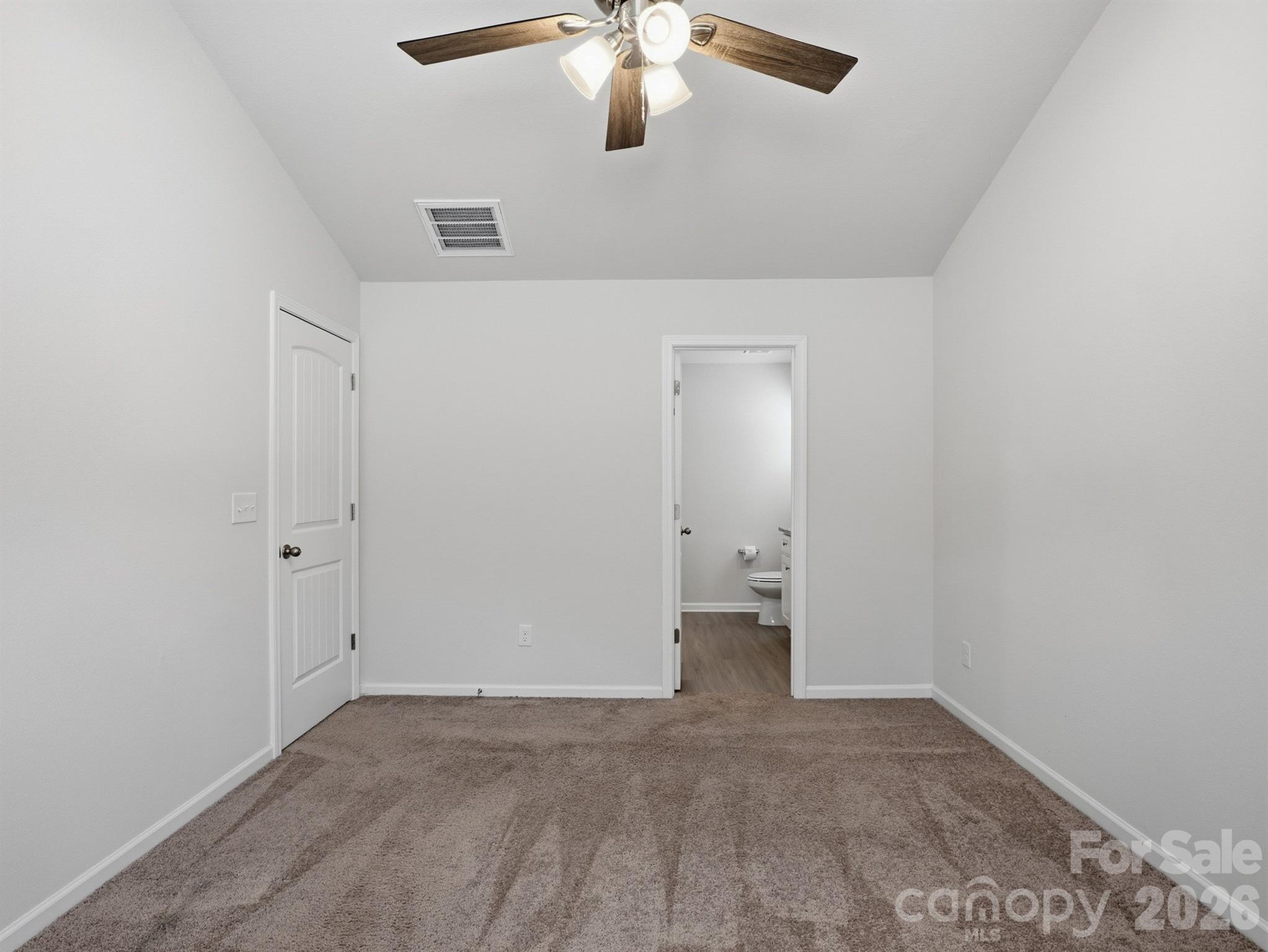 662 E Lamorak Place Property Photo 18