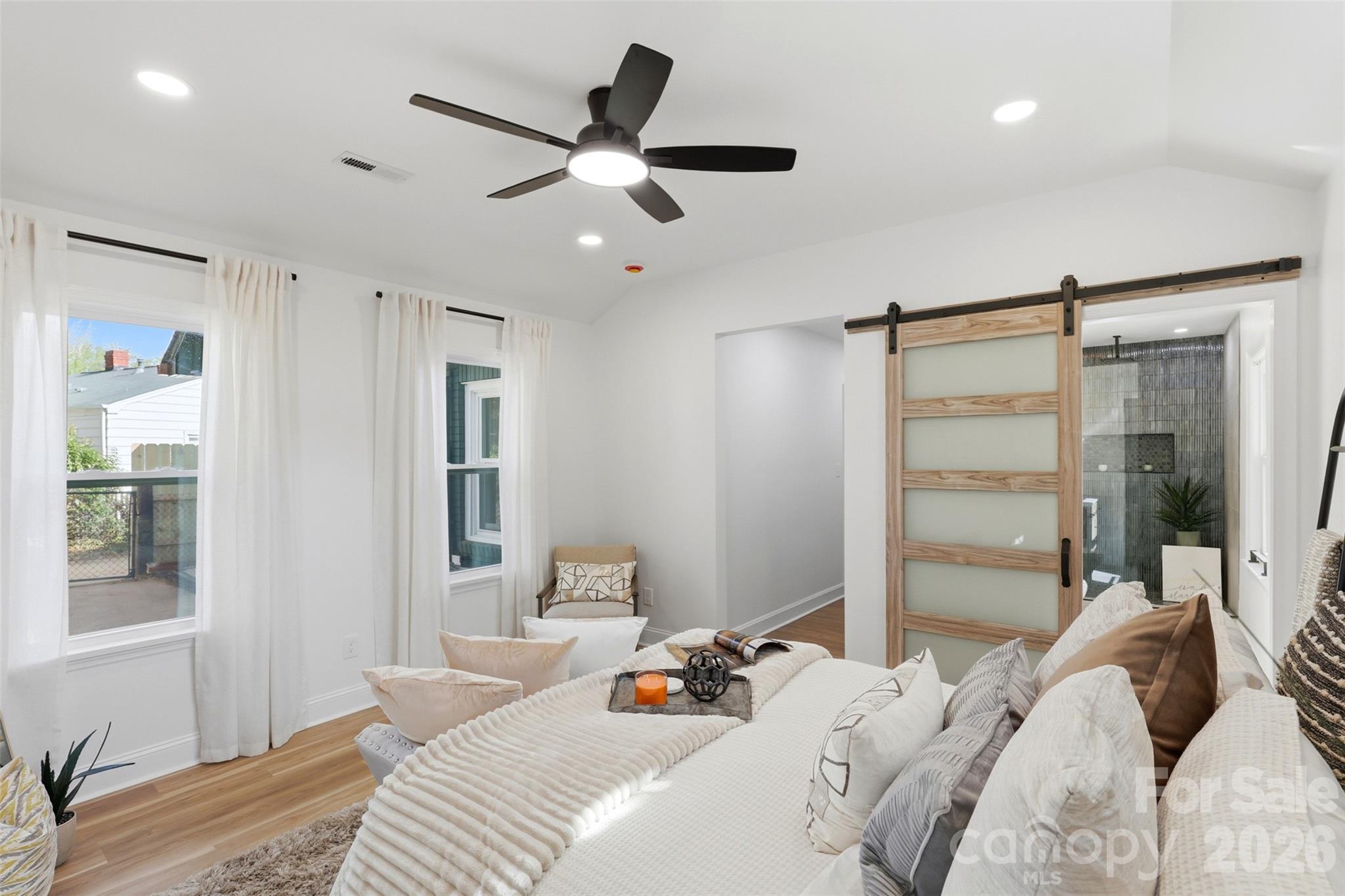 2414 Belfast Drive Property Photo 16