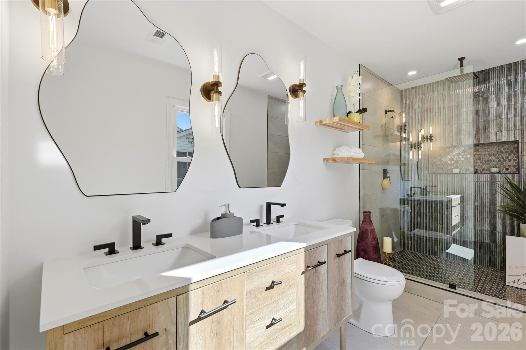 2414 Belfast Drive Property Photo 17