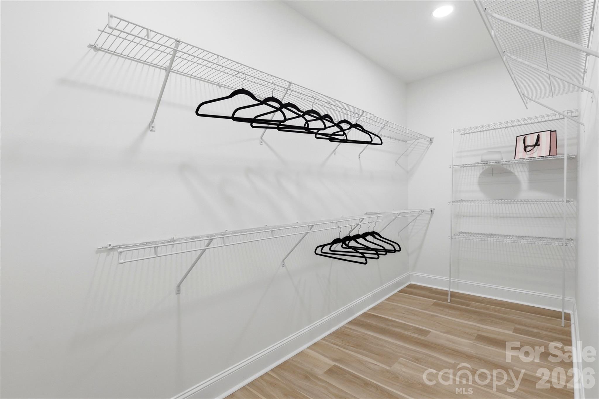 2414 Belfast Drive Property Photo 19