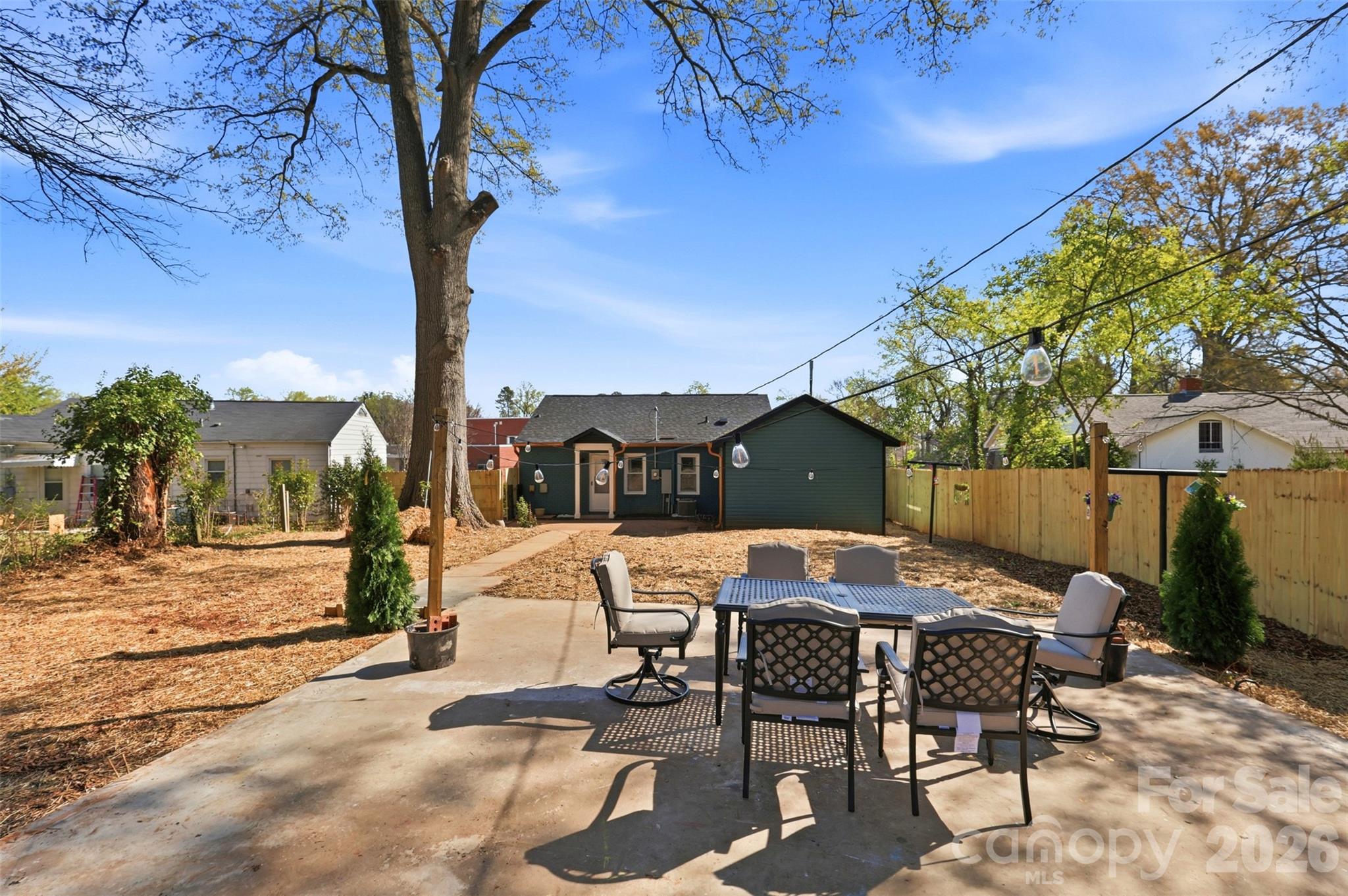 2414 Belfast Drive Property Photo 23