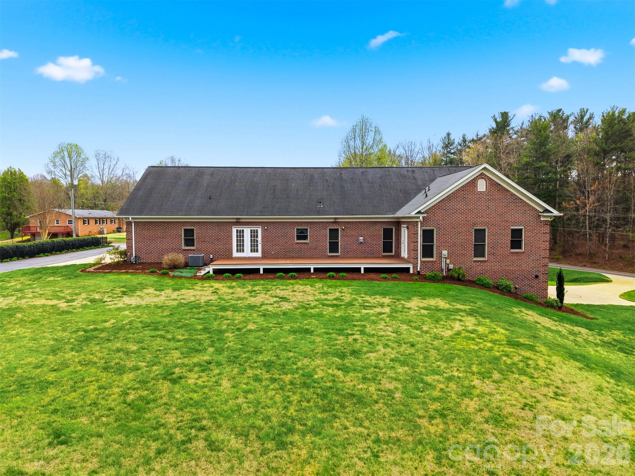 3330 Shamrock Heights Property Photo 2