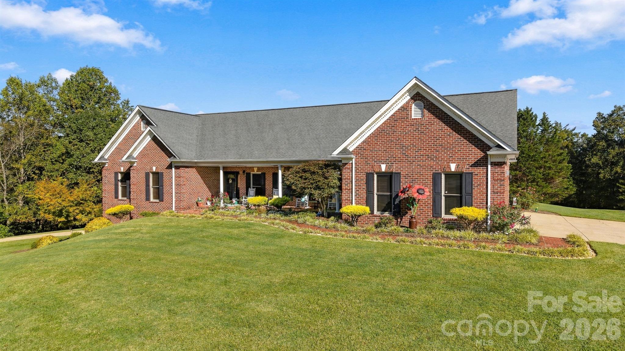 3330 Shamrock Heights Property Photo 3