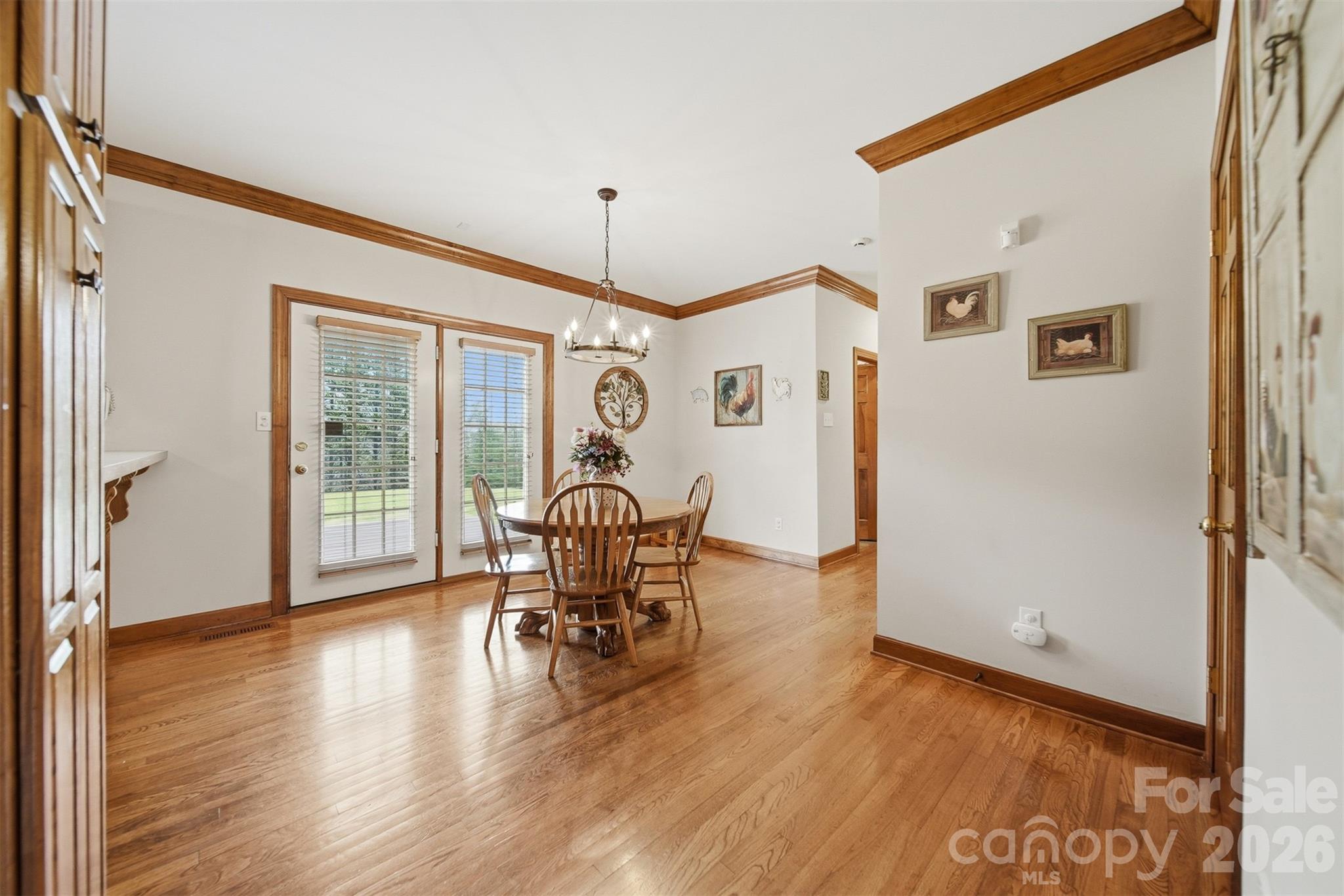 3330 Shamrock Heights Property Photo 7