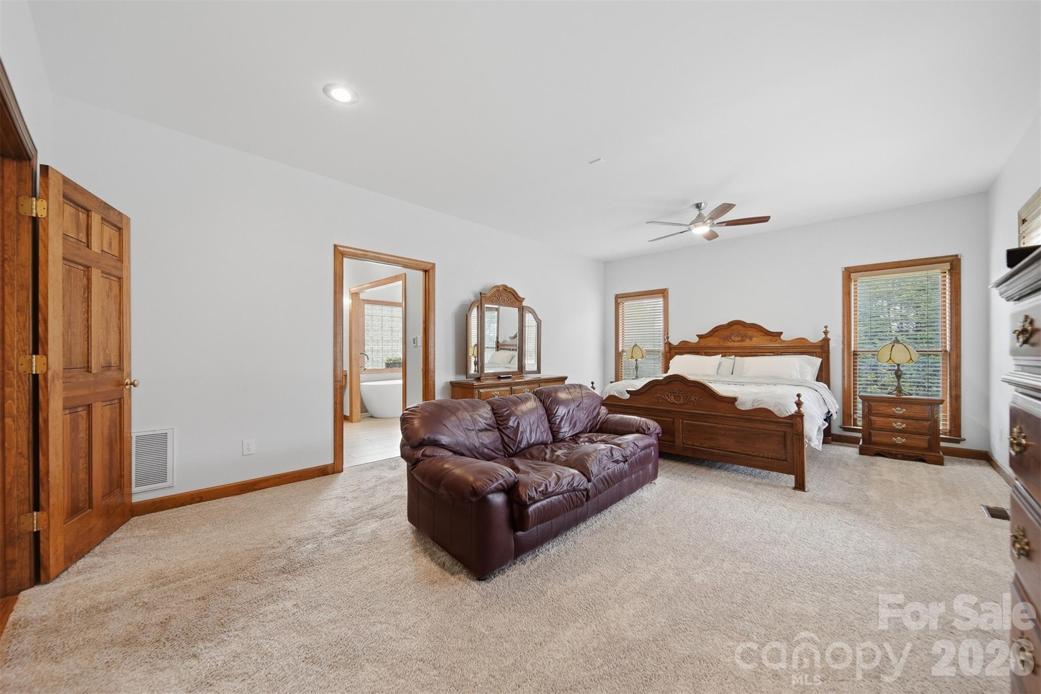 3330 Shamrock Heights Property Photo 9